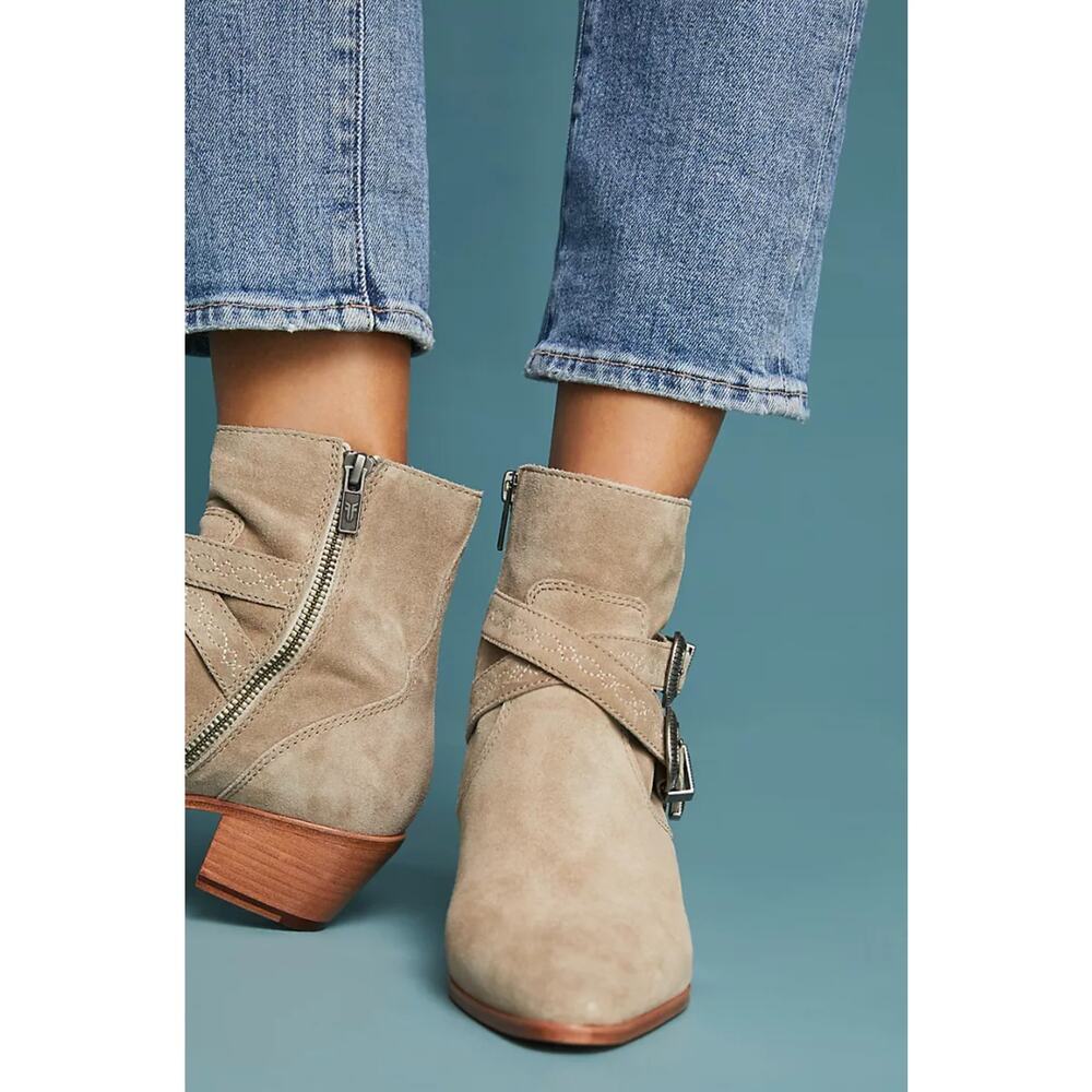 FRYE x ANTHROPOLOGIE Ellen Western Buckle Short Bootie Suede Ash Tan - Picture 2 of 9